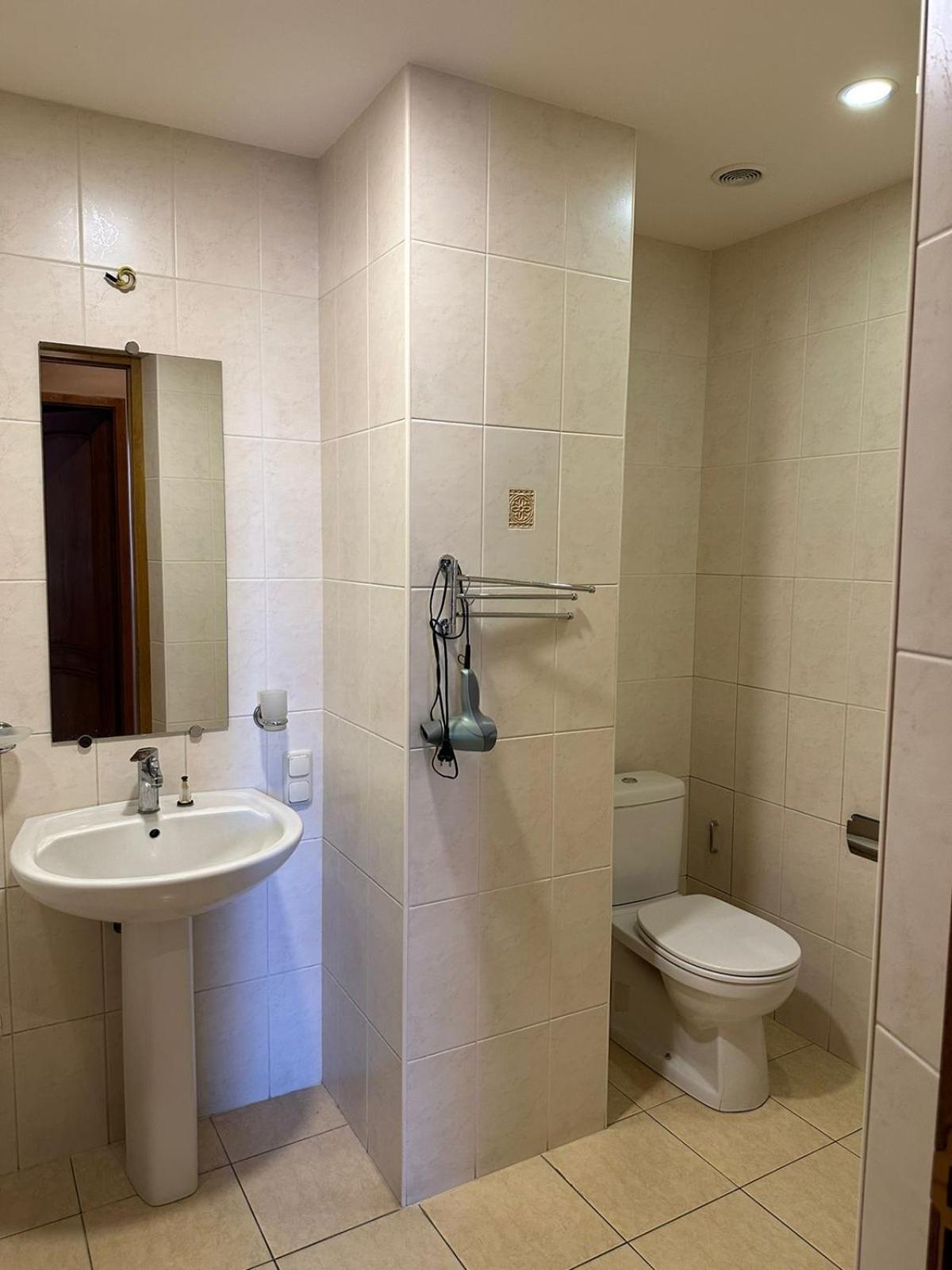 City Center Spacious 4 Bedroom+2 Bathroom Apartment On Northern Avenue, Yerevan Exterior photo